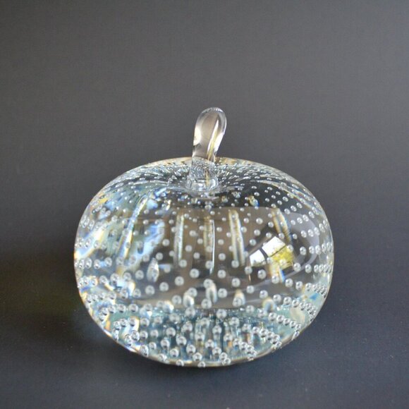 Vintage Solid Glass Apple Paperweight Controlled Bubbles Bolle Bullicante 3.25" - Picture 2 of 10